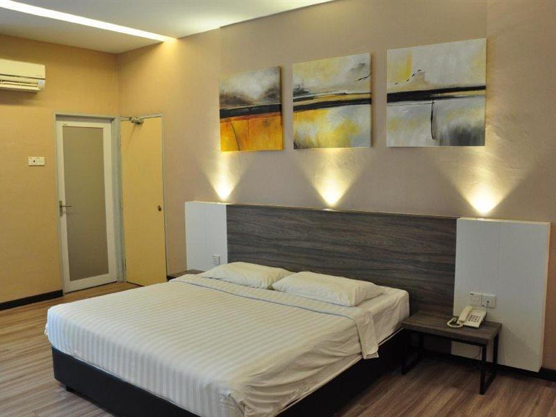 Frazel Inn Hotel Паріт-Бунтар Екстер'єр фото